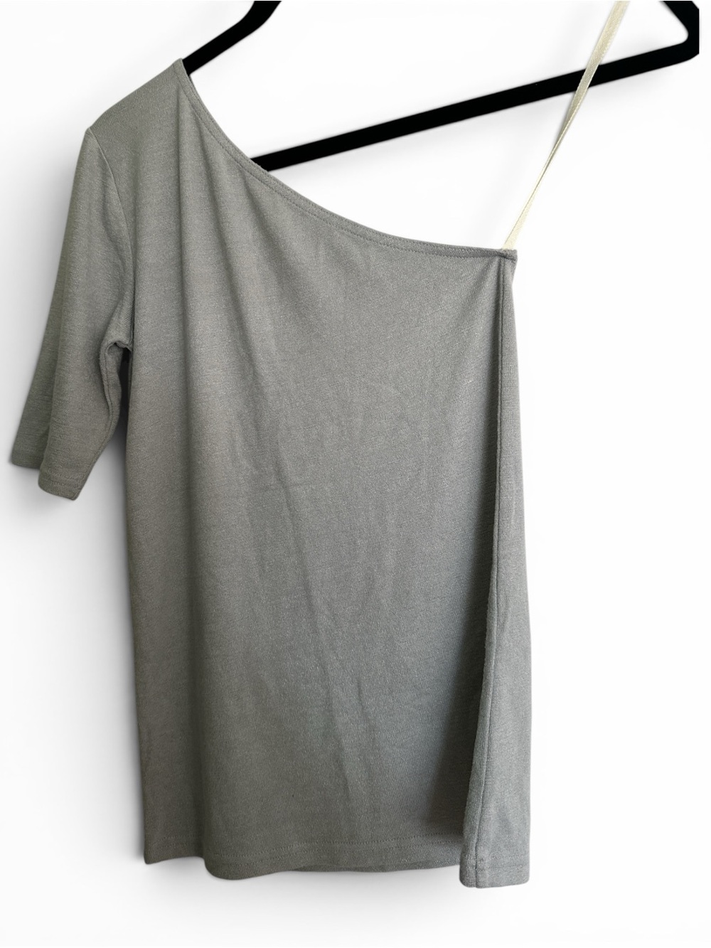 Wilfred Asymmetrical One-Shoulder Top in gray
